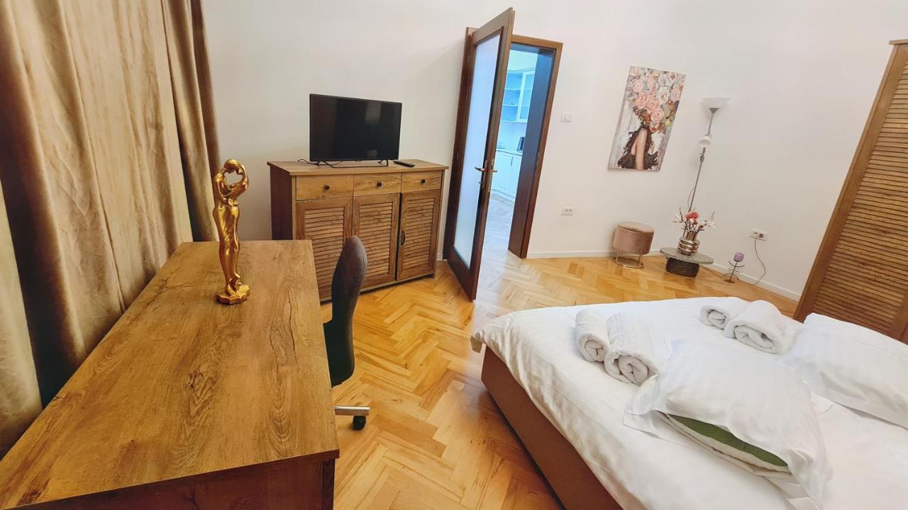 Spacious 5* Luxury In Historic Center Free Parking クルージュ＝ナポカ エクステリア 写真